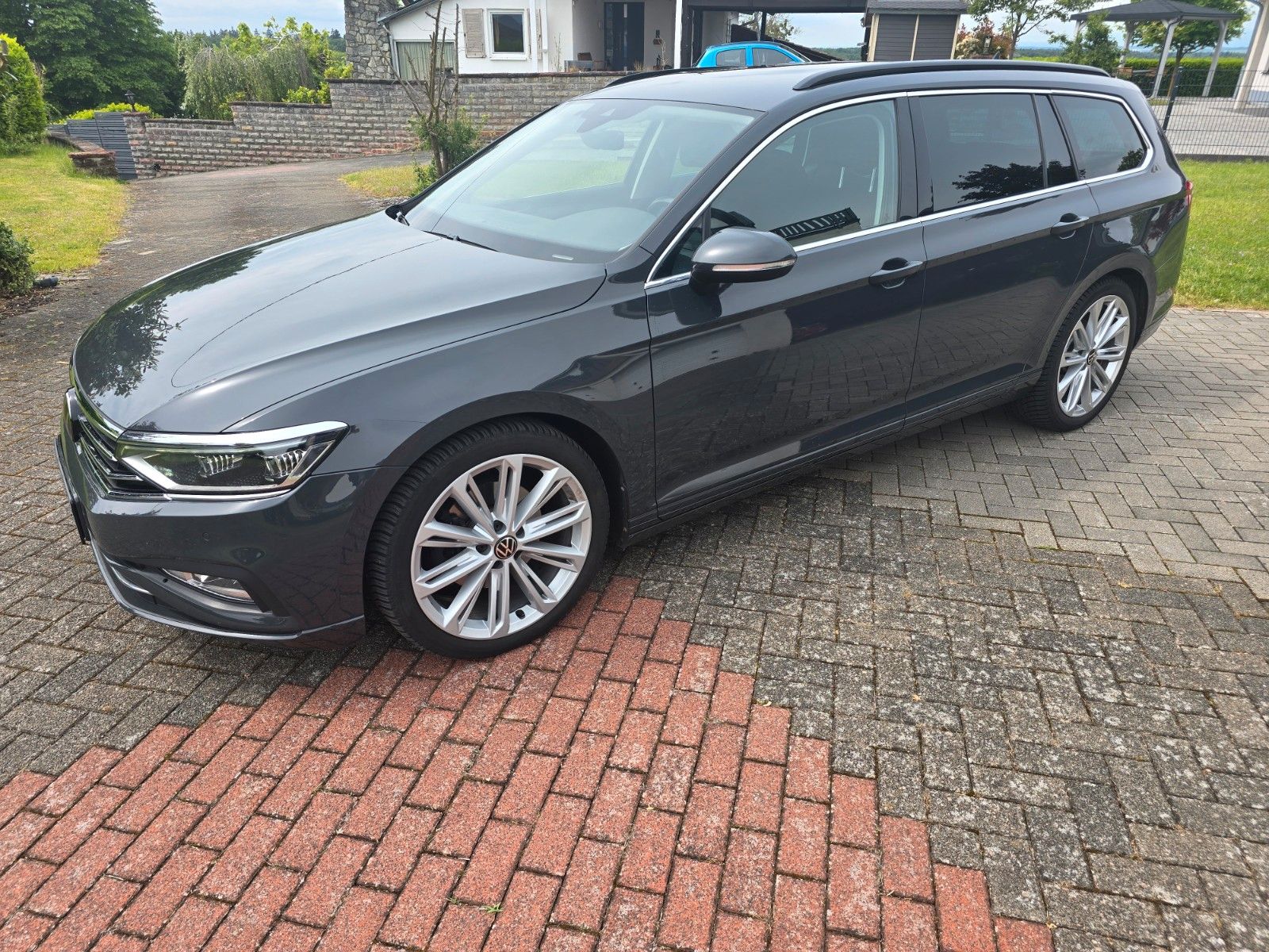 VW R-Line Fahrwerk IQLight Passat 2.0 TDI Busines