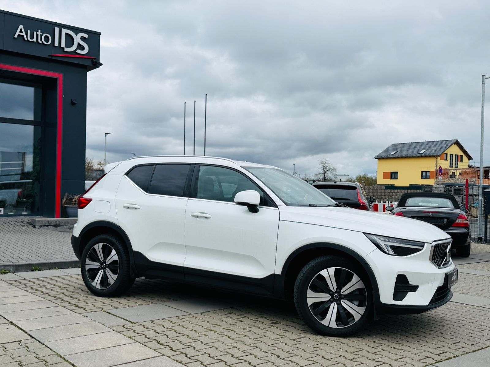 Volvo XC40 Core Recharge Plug-In Hybrid Standheizung foto 3