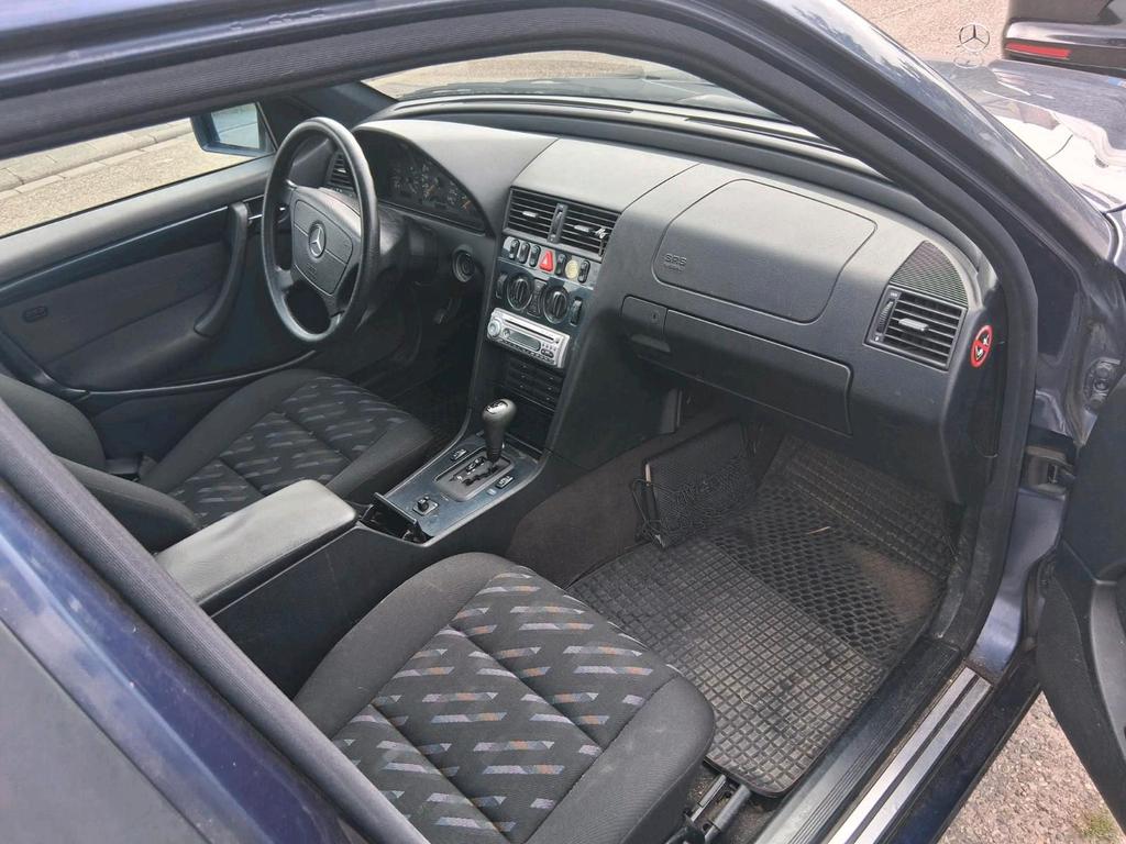 Mercedes-Benz C 200