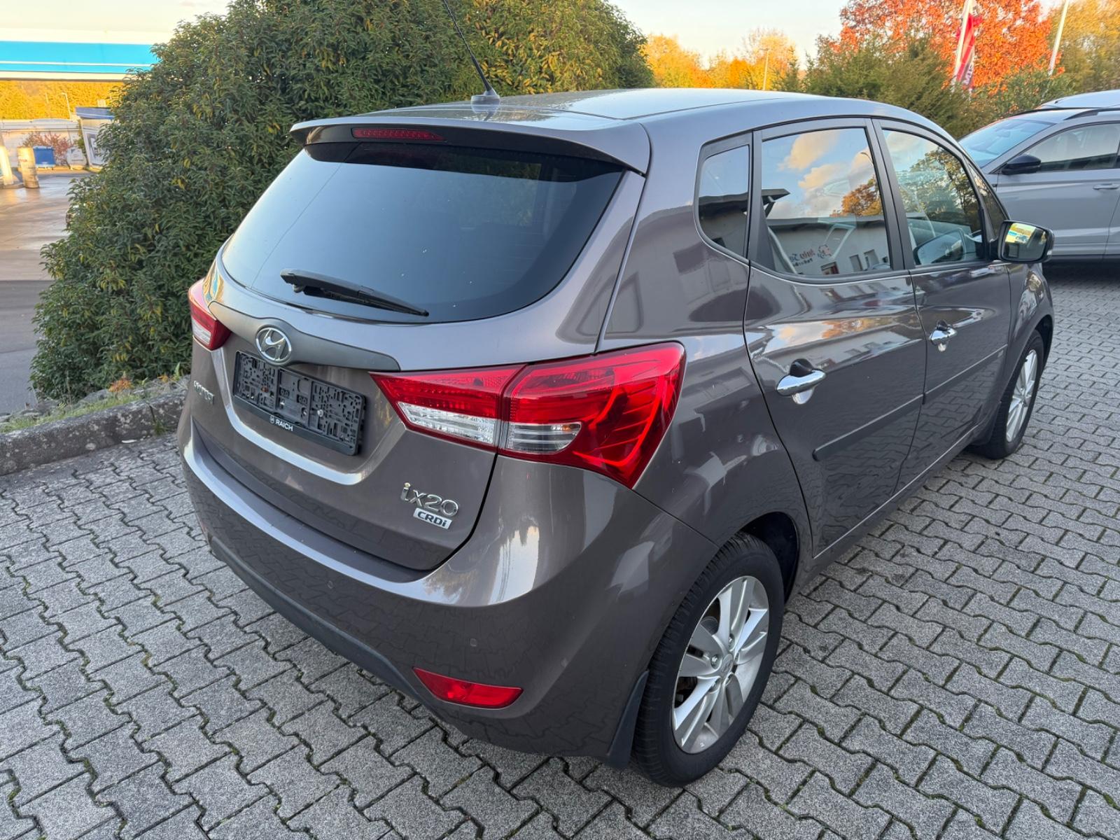 Hyundai ix20 2011 — engine 1.396 cm³, 90 HP (66kW)