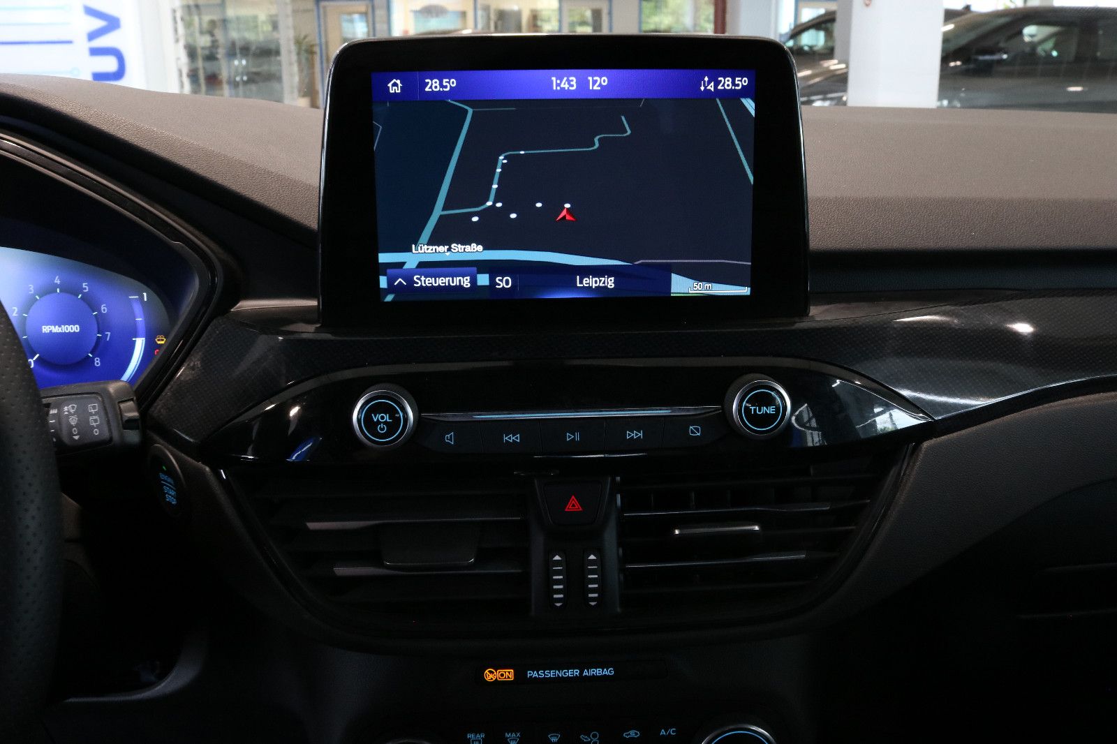 Fahrzeugabbildung Ford Kuga ST-Line 1,5 110 KW 150 PS   Winterpaket 2