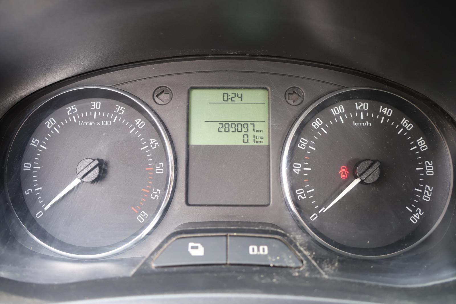 Skoda Fabia 2012 — photo 13