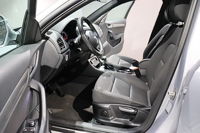 Q3 1.4 TFSI design LED NAVI PDC TEMPOMAT BT DAB