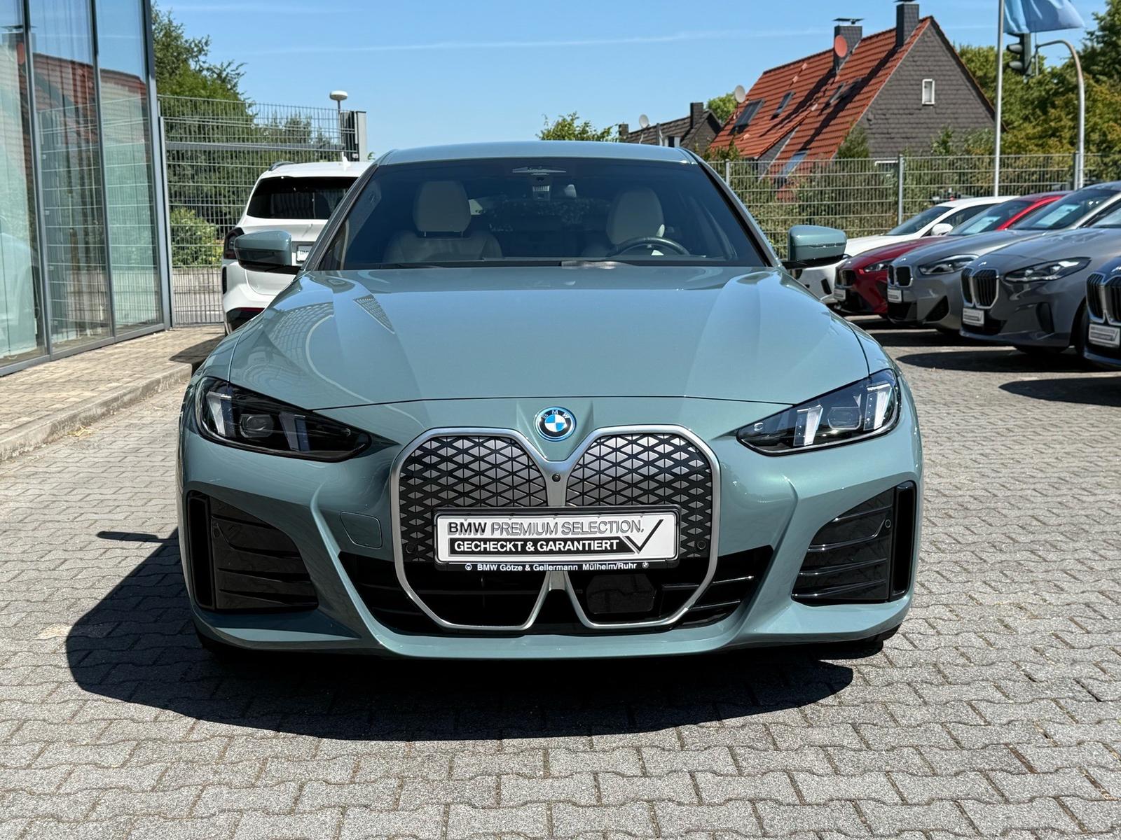BMW i4 xDrive40 M Sport //CarbonInt. Stop&Go AHK