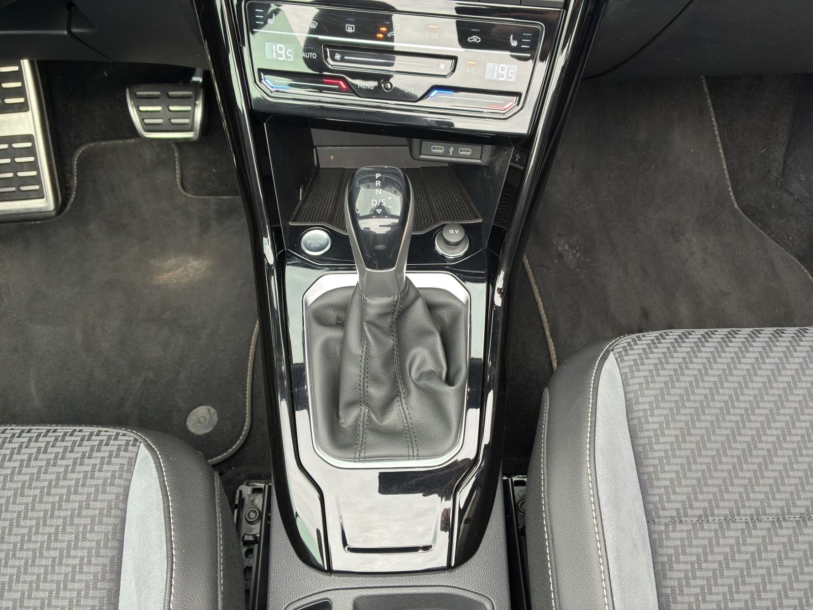 T-Roc Cabriolet 1.5 TSI R-LINE *DCC*BEATS*