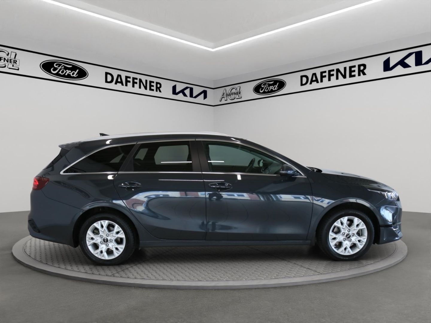 Fahrzeugabbildung Kia Ceed_sw SW Vision Tempomat Kamera DAB Navi