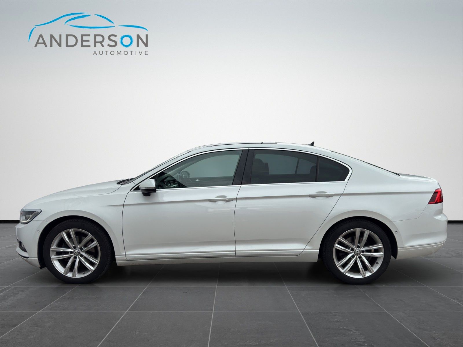 Fahrzeugabbildung Volkswagen PASSAT LIM 2.0TDI DSG STANDH KAM AHK DYNAUD PANO