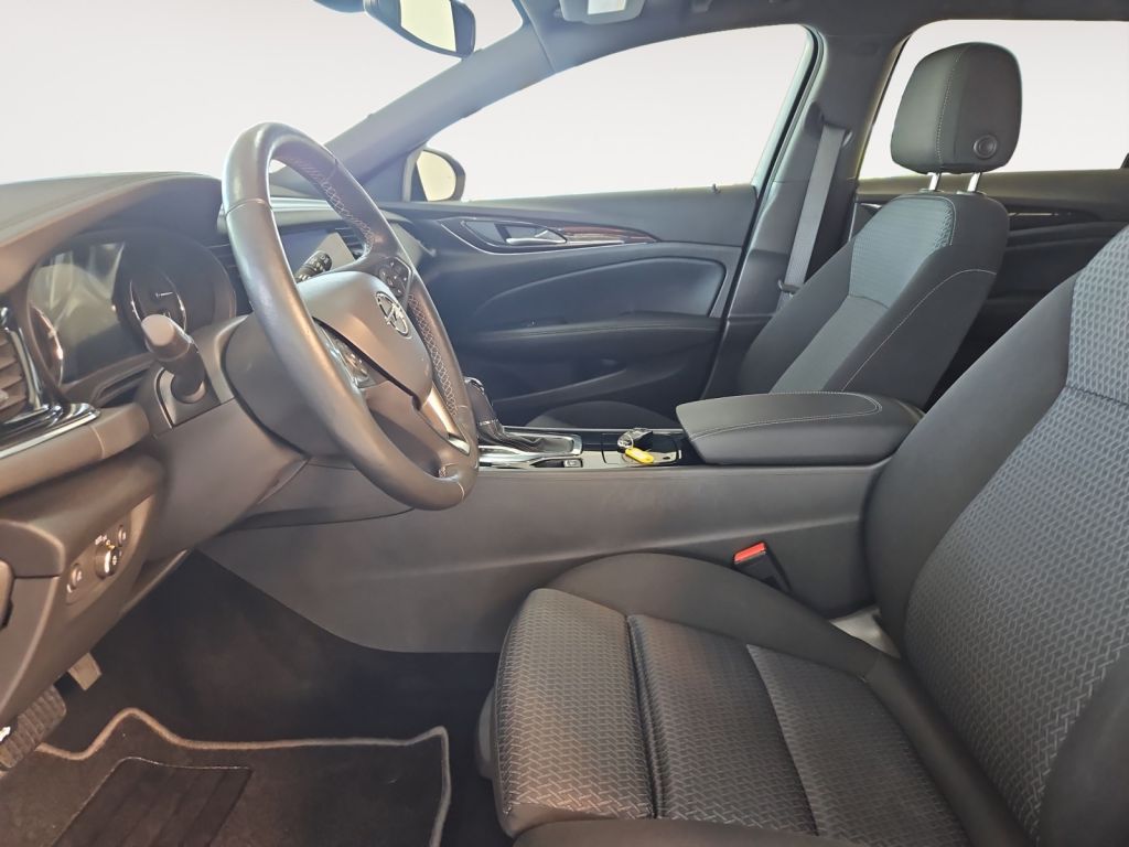 Fahrzeugabbildung Opel Insignia Sports Tourer 2.0 Diesel Aut. Elegance