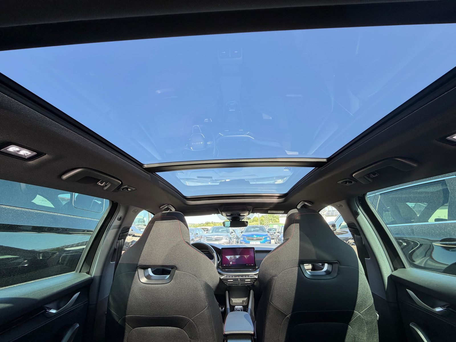 Fahrzeugabbildung SKODA Octavia 2.0 TSI 195 kW RS PANO*MATRIX*AHK*CANTON