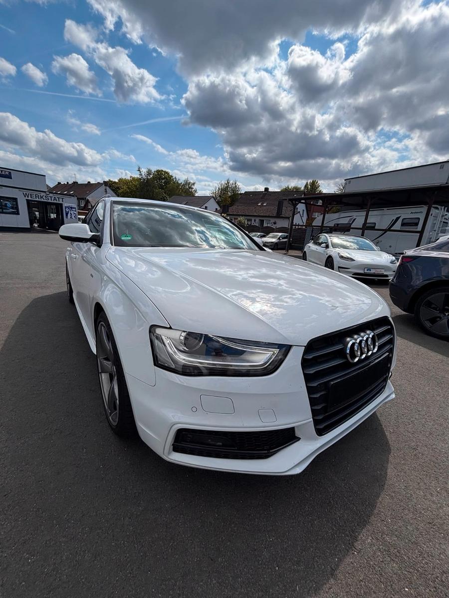 Audi A4 Avant S line Sportpaket / plus # AHK