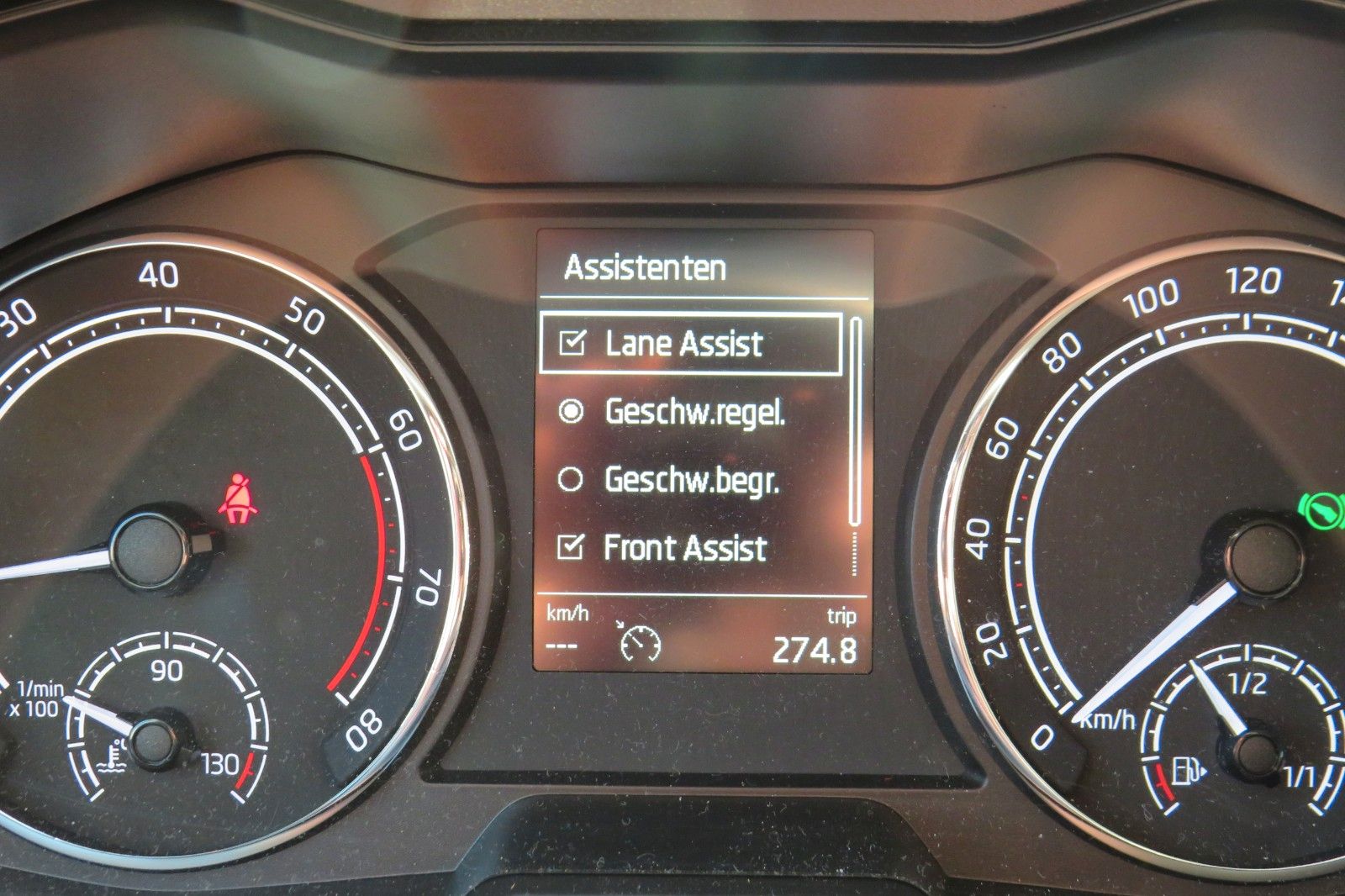 Fahrzeugabbildung SKODA Kamiq Ambition DSG LED AHK GRA PDC SITZH.