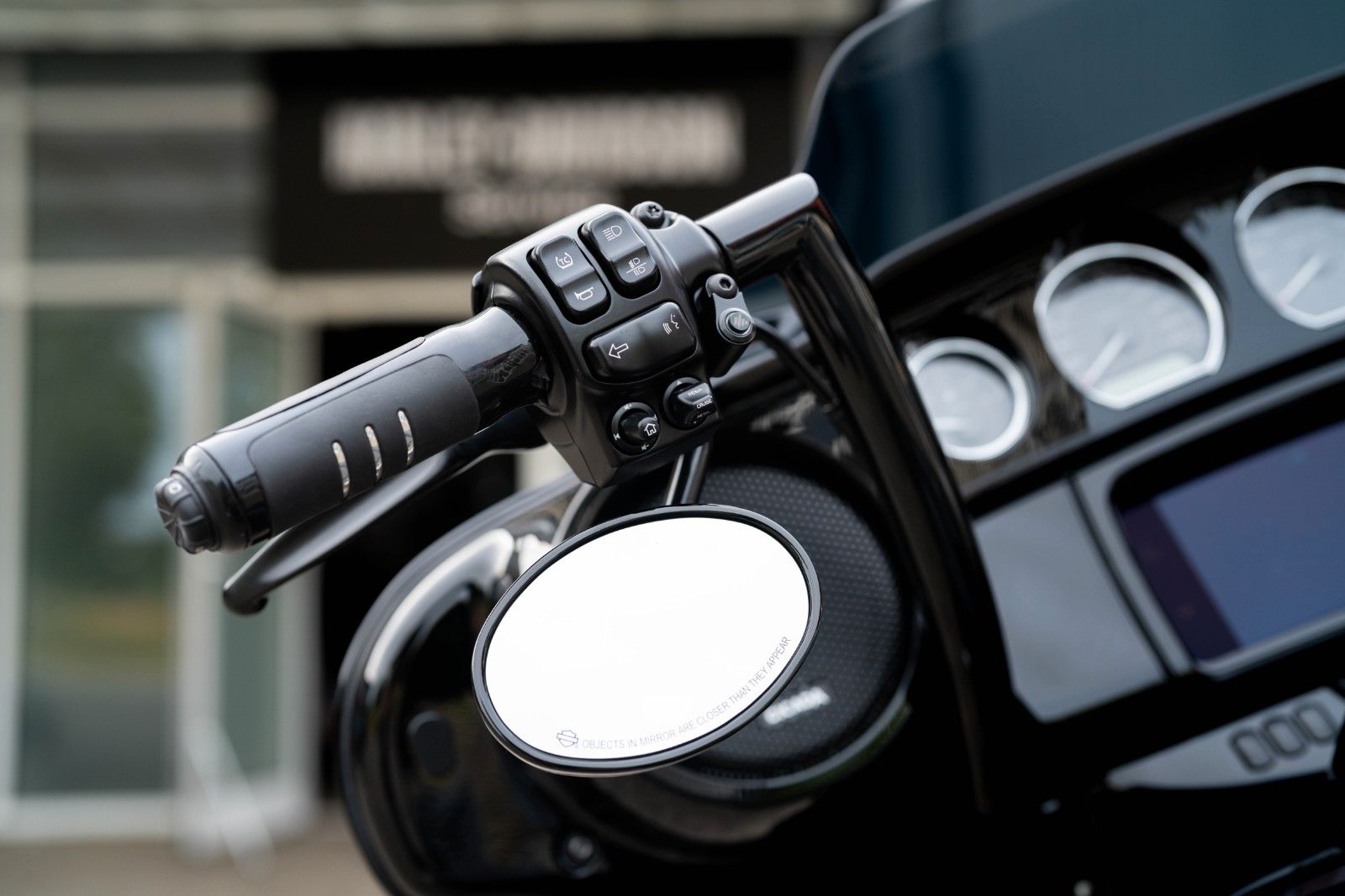 Fahrzeugabbildung Harley-Davidson FLHXST STREET GLIDE ST 117 -Kesstech-