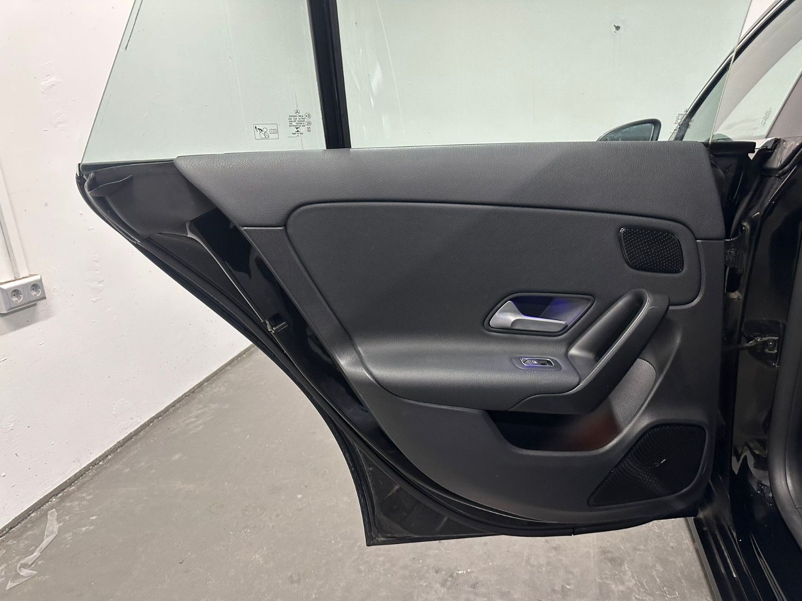 Fahrzeugabbildung Mercedes-Benz CLA 200 SB *KAMERA*AMBILIGHT*PANO*KEYLESS*LED