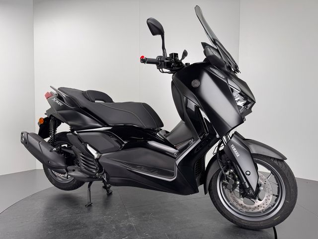 Yamaha X MAX 300 TECH MAX *TAGESZULASSUNG *AKTIONSPREIS