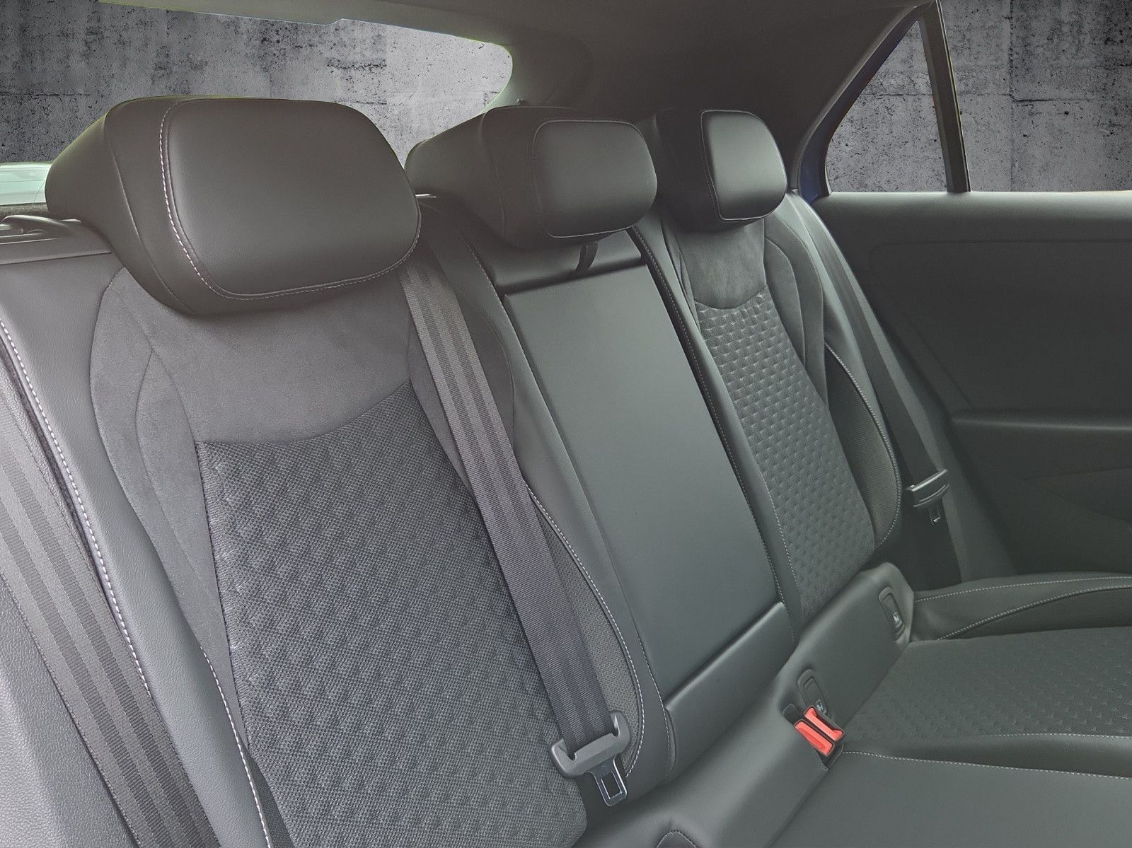 T-Roc neu R-Line 1.5 eTSI OPF DSG RFK AHK