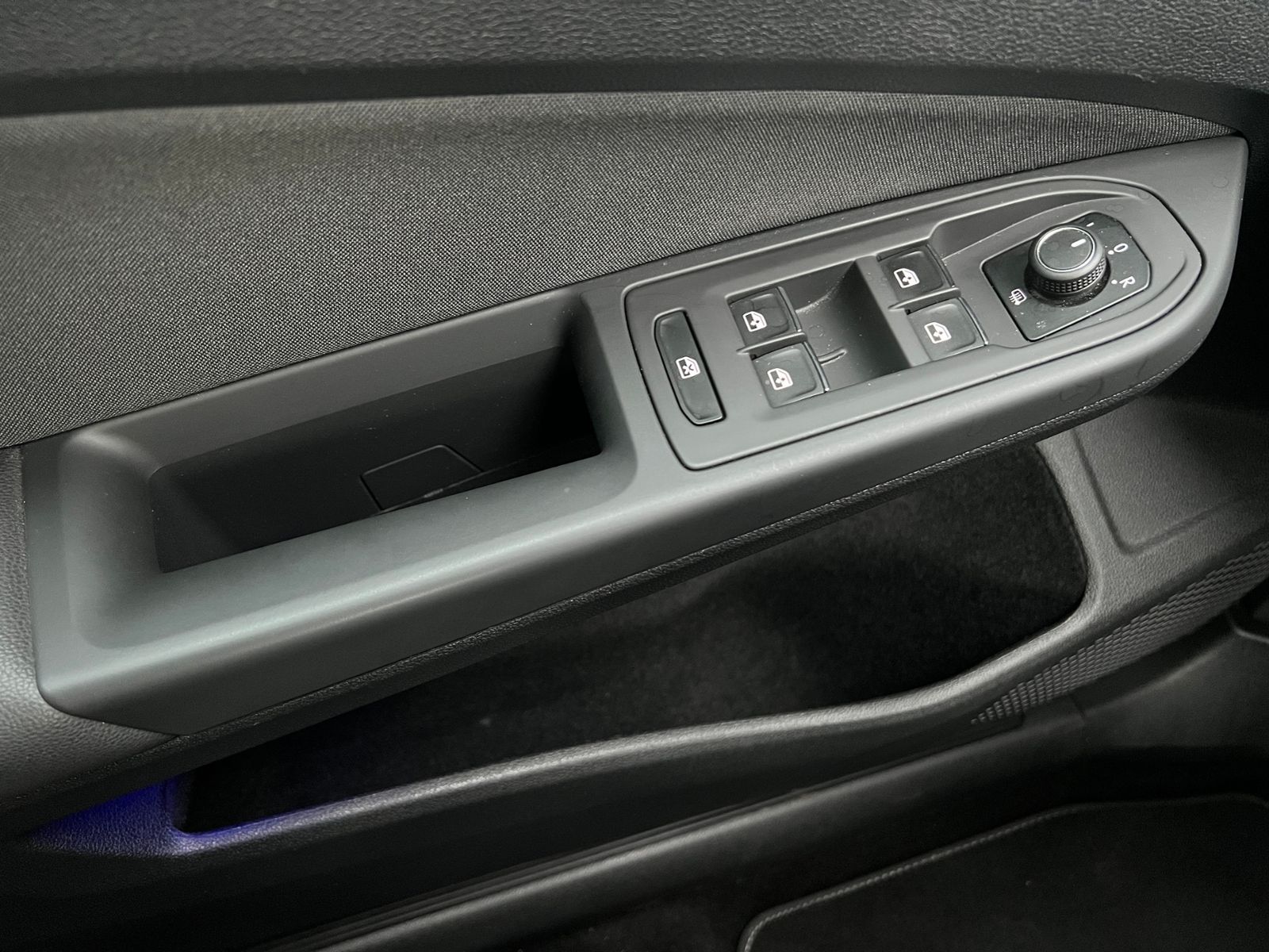 Fahrzeugabbildung Volkswagen Golf VIII "ACTIVE" 2.0 TDI *Navi, Climatronic, S