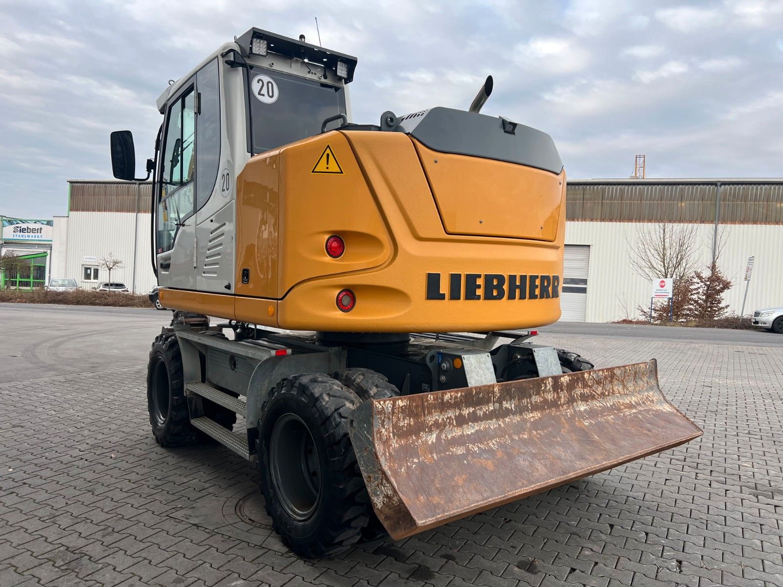 Fahrzeugabbildung Liebherr A 910 C Litronic / 2.381h / SW33