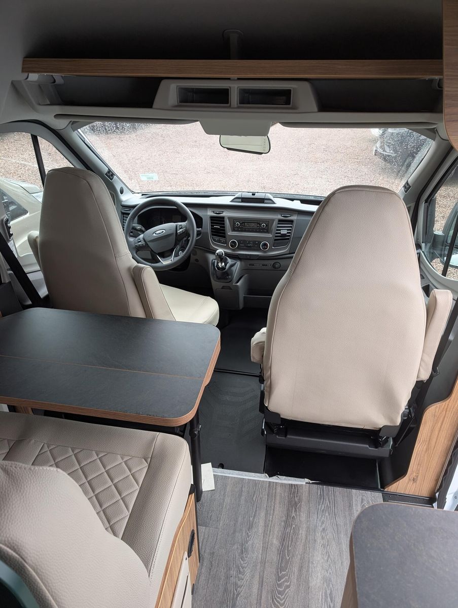 Fahrzeugabbildung Karmann Dexter 4x4 DE 560 AW 170 PS, AHK, RFK Tageszu.