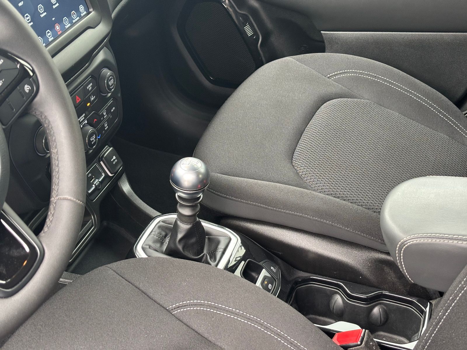 Fahrzeugabbildung Jeep Renegade Longitude//AMBIENTE/APPLE