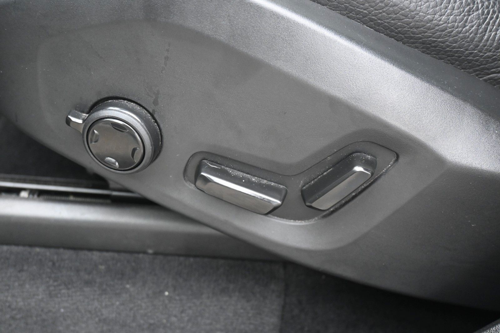 Fahrzeugabbildung Volvo XC90 B5 D AWD Bright*STDHZG*360°*ACC*AHK