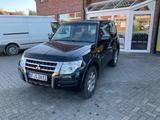 Mitsubishi Pajero 3.2 DI-D Basis 3-türig - gebrauchte Mitsubishi Pajero aus dem Jahr 2016