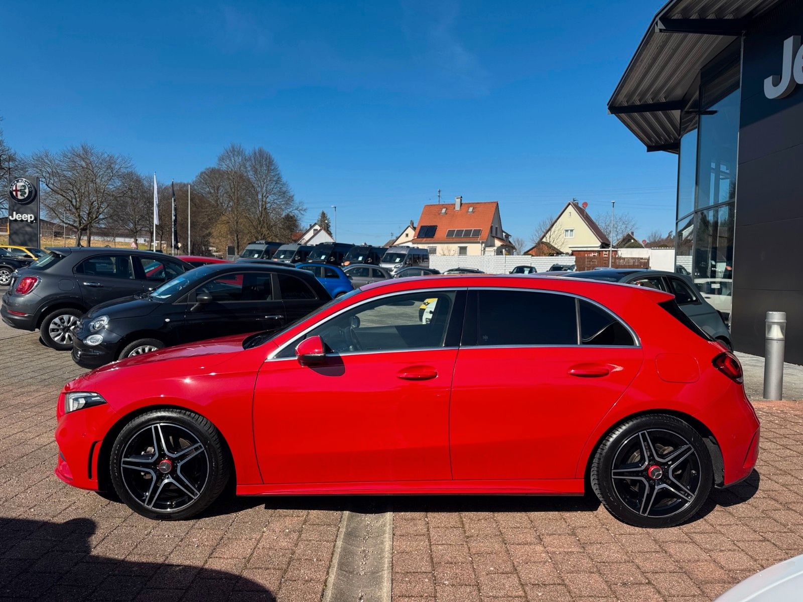 Fahrzeugabbildung Mercedes-Benz A200 AMG Line Navi Tempomat Sitzheizung Sport