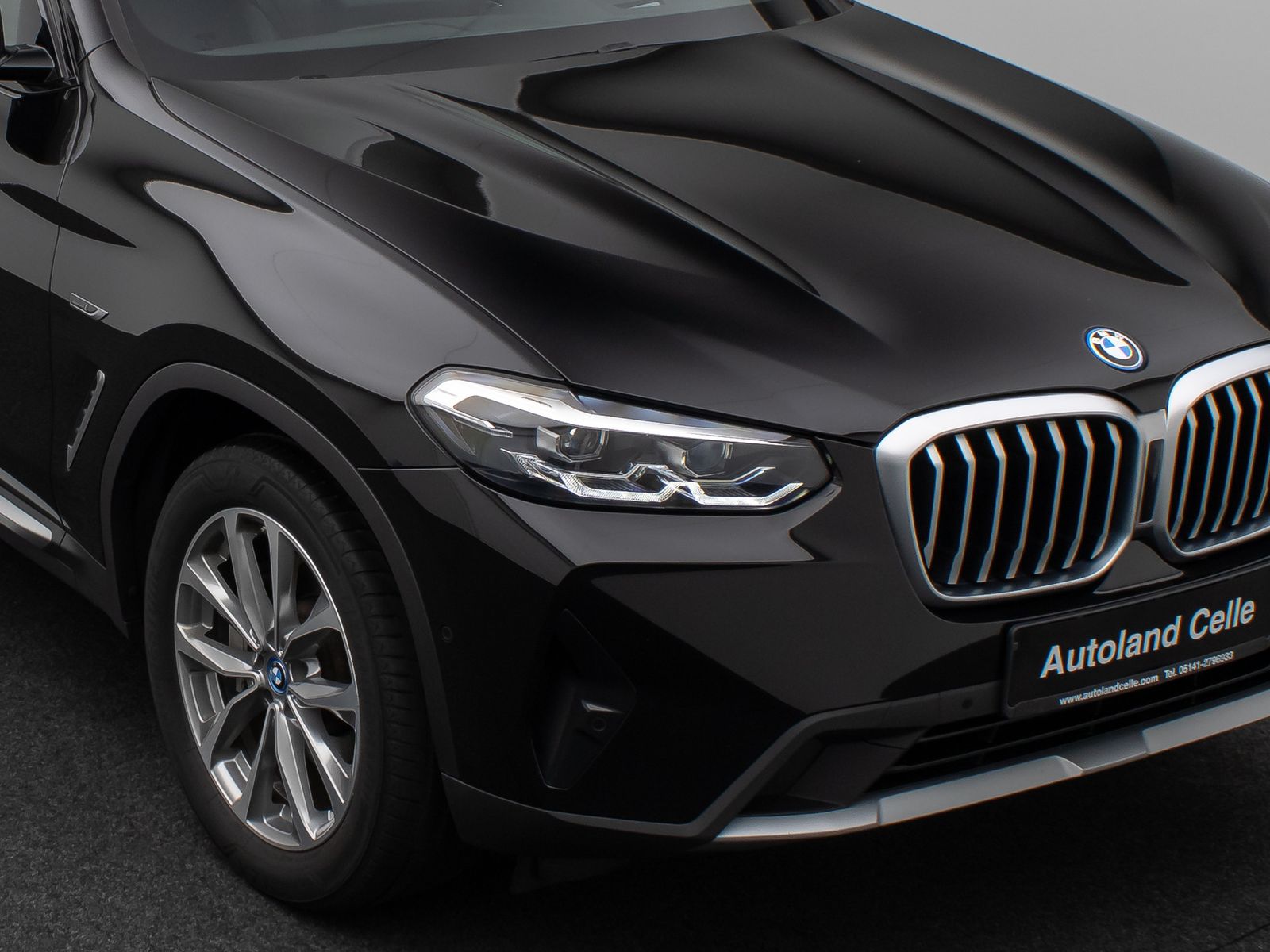 Fahrzeugabbildung BMW X3 xD30e Kamera HUD DAB HiFi Komfort Sport AHK
