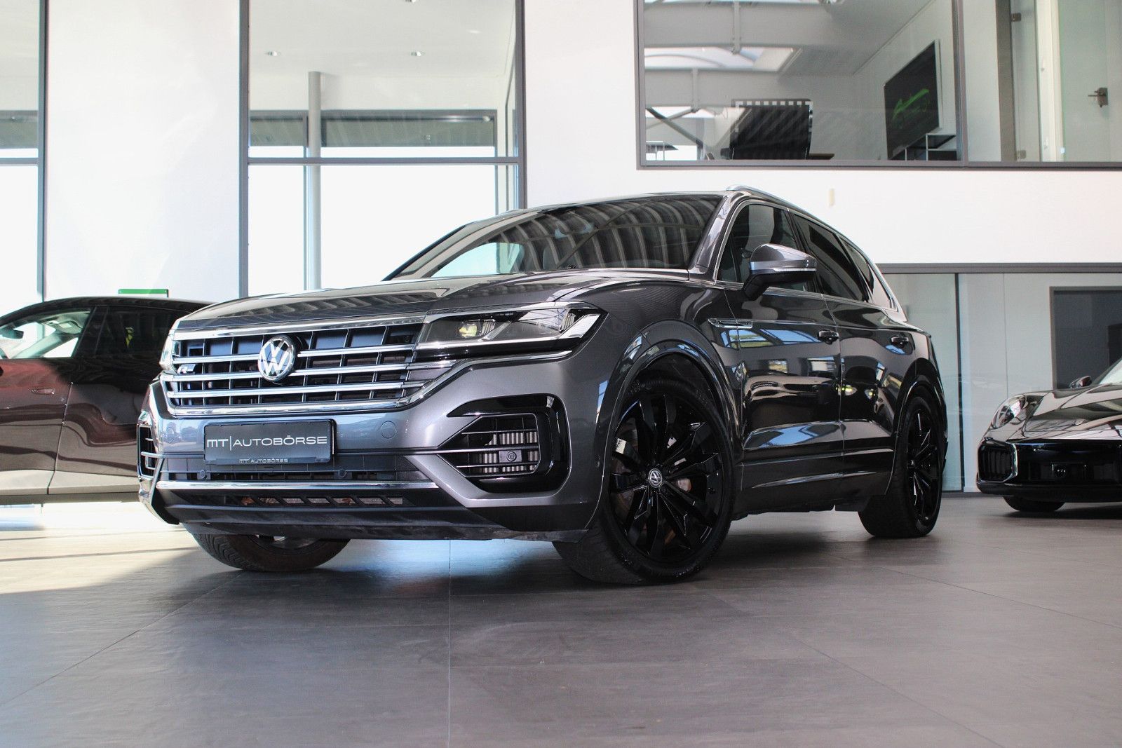 Volkswagen TOUAREG 3.0 V6 4M R LINE SPORT-PAKET PANO 21 foto 2