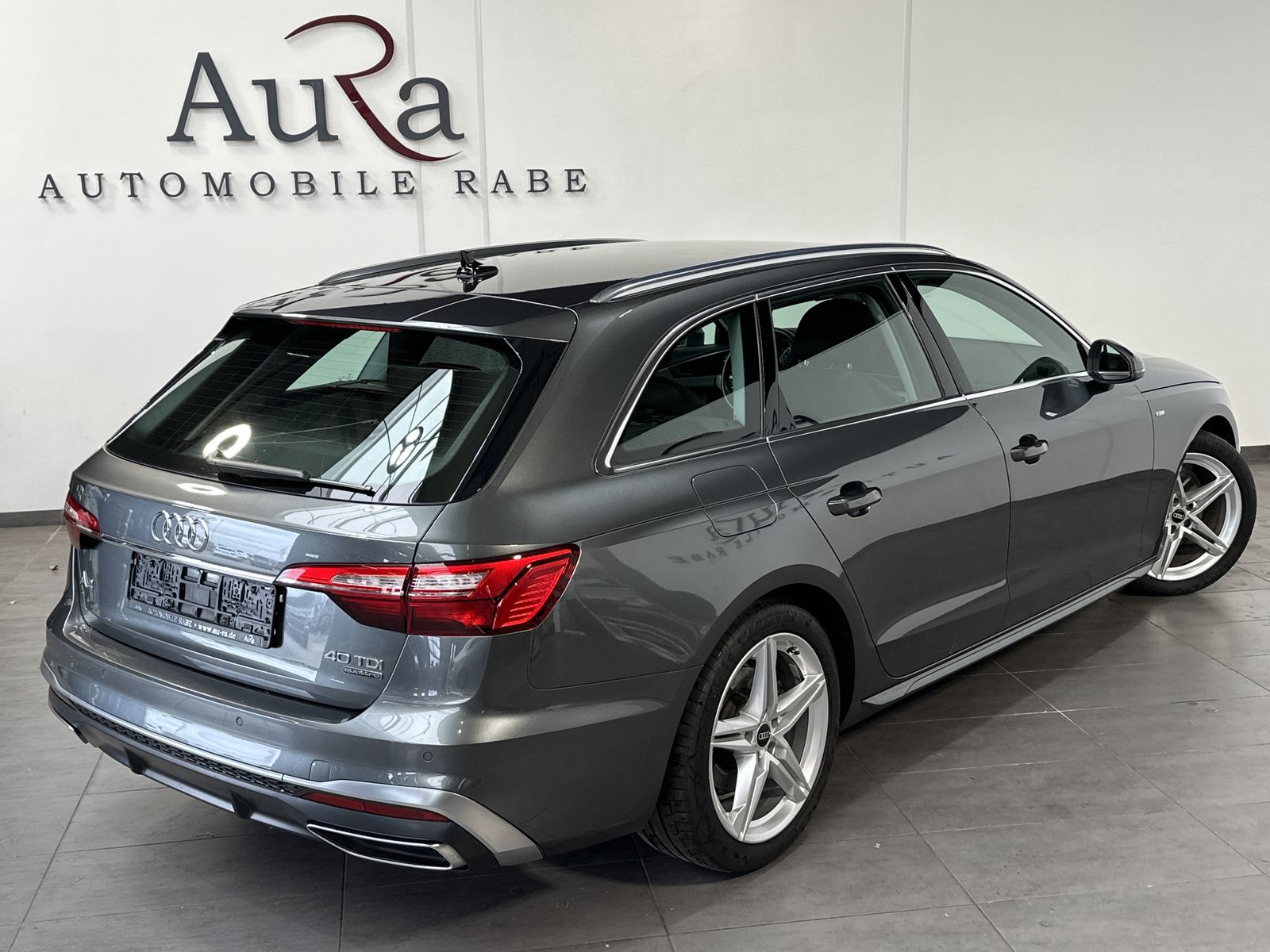 Fahrzeugabbildung Audi A4 Avant 40 TDI Quattro S-Line NAV+LED+AHK+SHZ