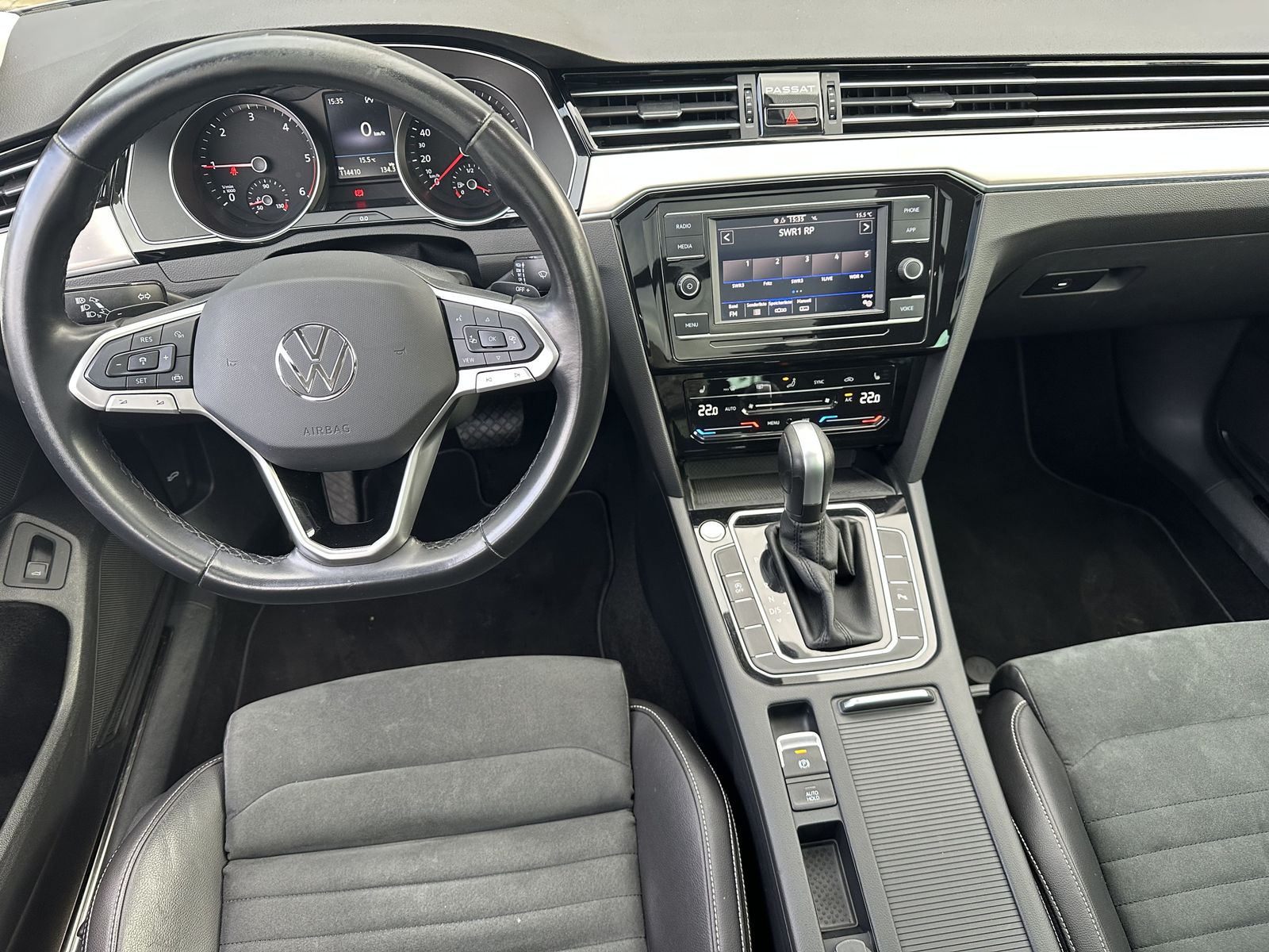 Fahrzeugabbildung Volkswagen Passat Variant 2.0 TDI DSG Elegance LED+PANO+ACC