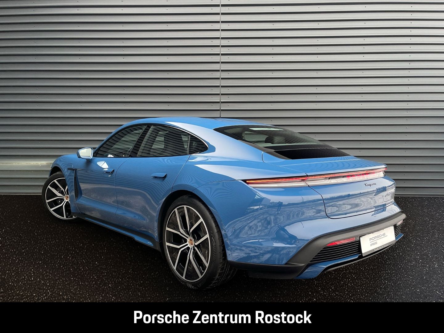 Porsche Taycan Black Edition InnoDrive Abstandstempomat imagem 3