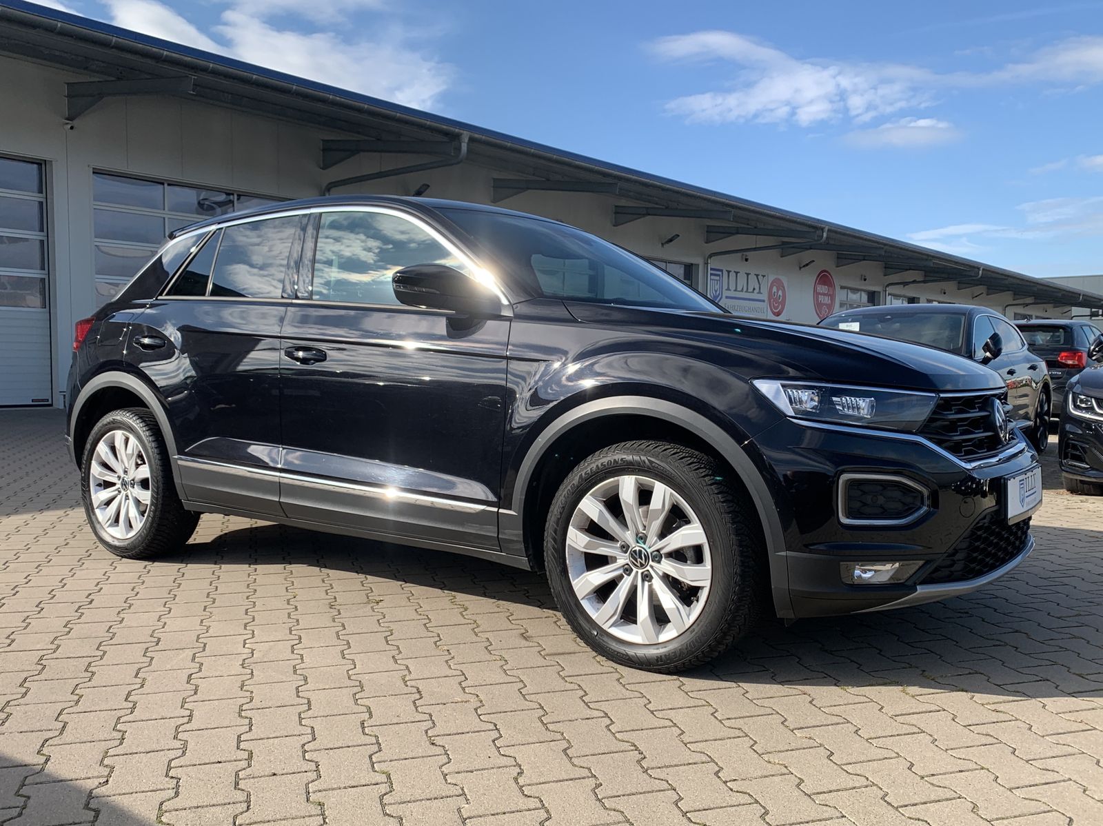 Fahrzeugabbildung Volkswagen T-Roc 1.5 TSI*Sport*LED*ACC*Leder*Cam*Spur*Navi*