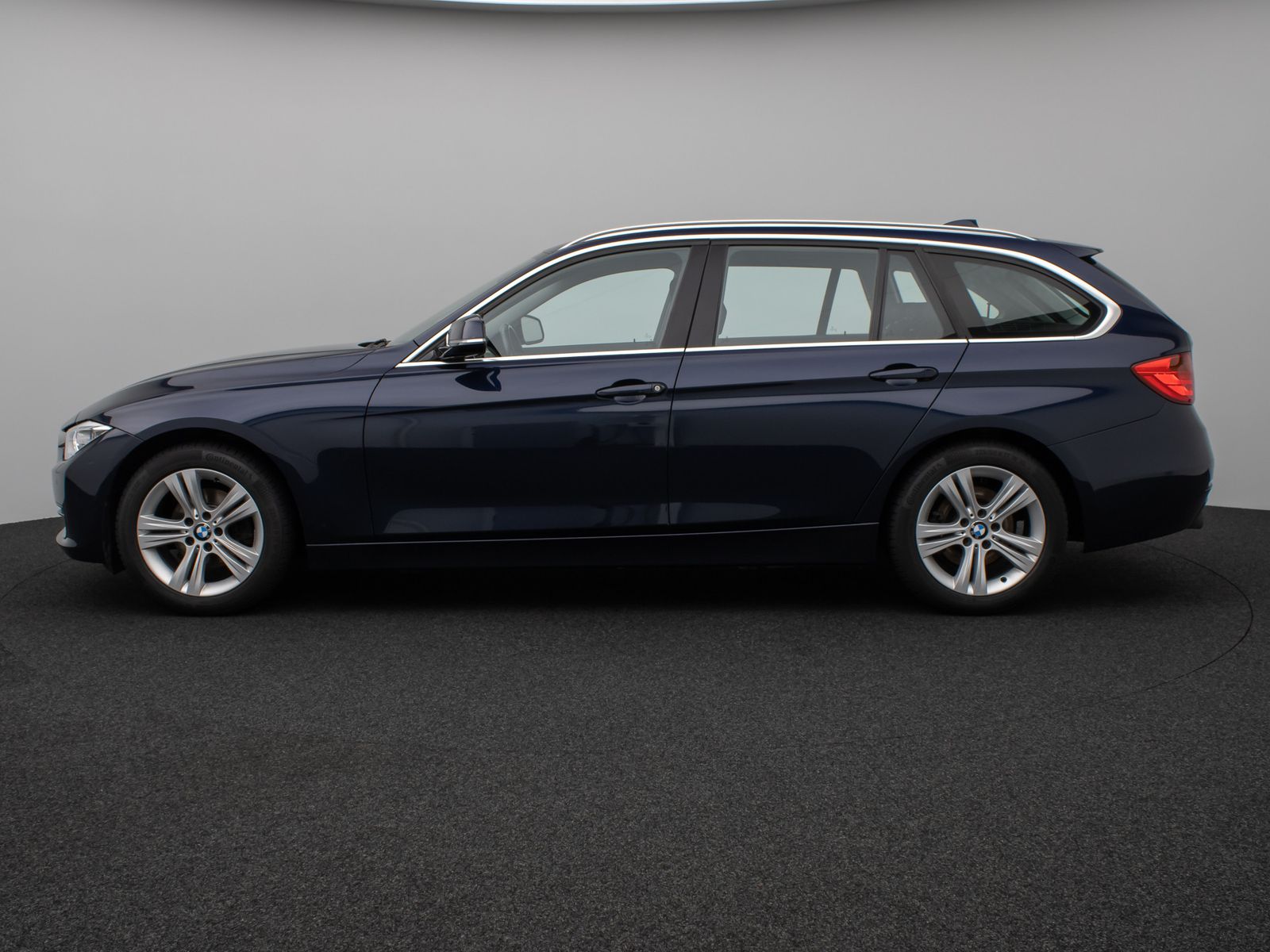 Fahrzeugabbildung BMW 320i Sport Line PDC Xenon AHK Geschwindigkeitsre