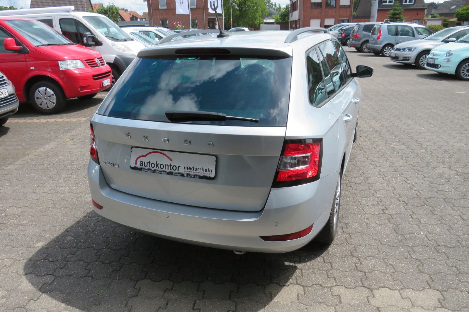 Fahrzeugabbildung SKODA Fabia Combi Ambition NAVI PDC GJ SITZH APP 1.HD