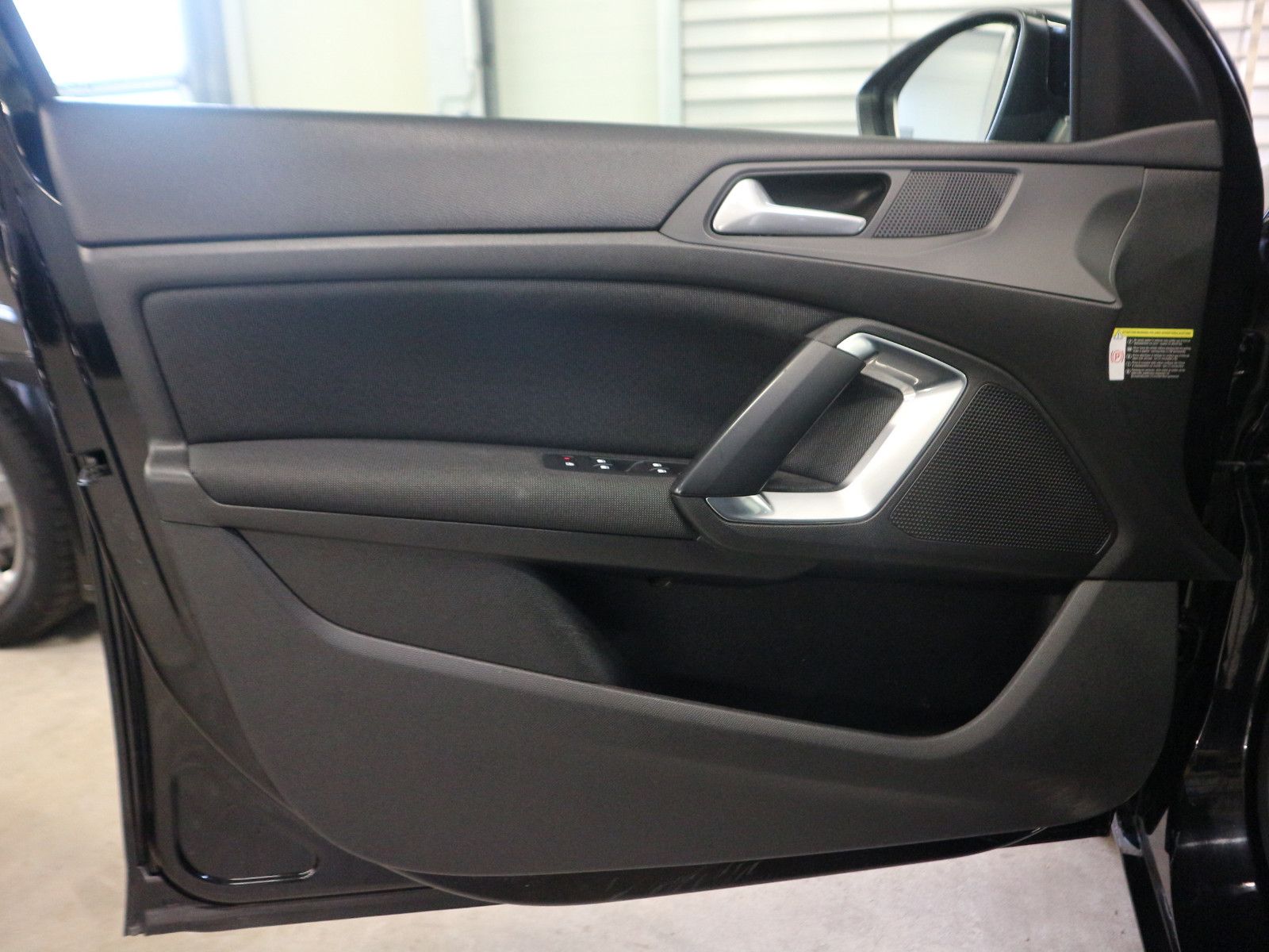 Fahrzeugabbildung Peugeot 308 SW Allure Pack ACC AHK Blis Nav Kam SHZ LED