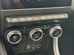 Fahrzeugabbildung Captur II Techno TCe 140 WinterPaket+Allwetterr+