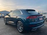 Audi Q8 50 TDI Quattro S-LINE PANO AHK STANDH. - blaue Audi Q8