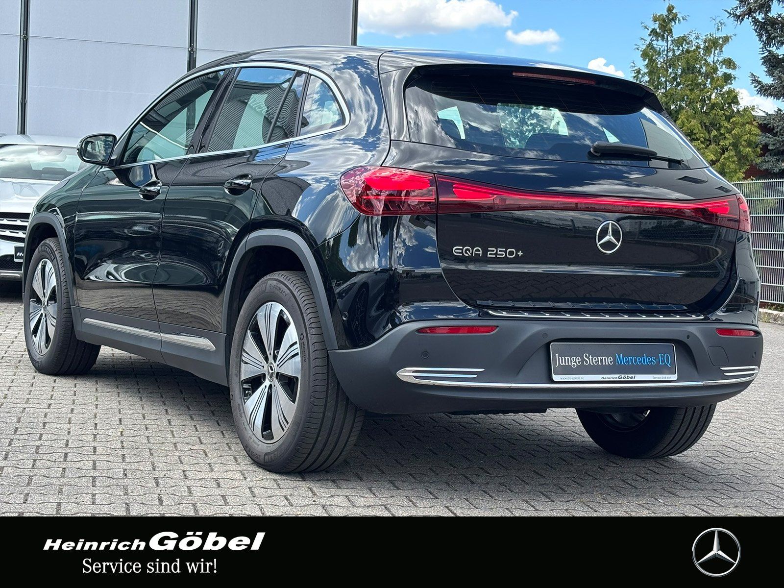 Fahrzeugabbildung Mercedes-Benz EQA 250+ PROGRESSIVE*BURMESTER*AMBIENTEBEL*KAMER
