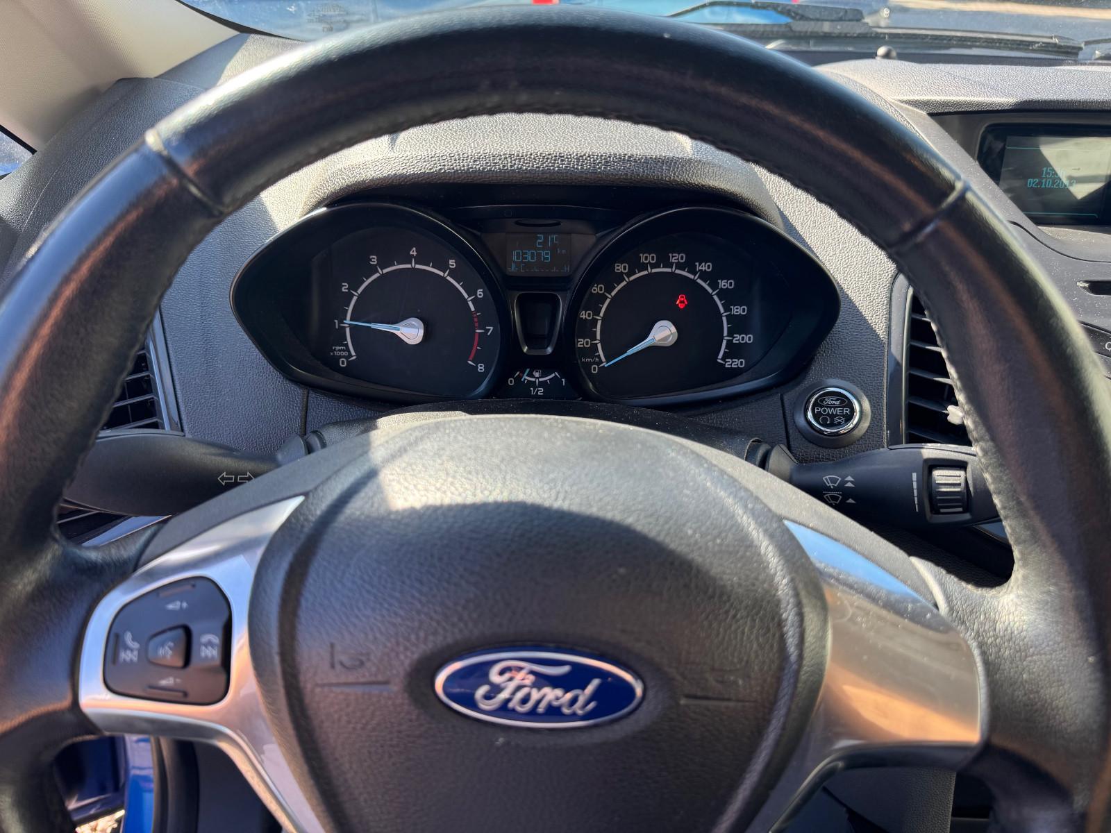Ford EcoSport 2015 — photo 26