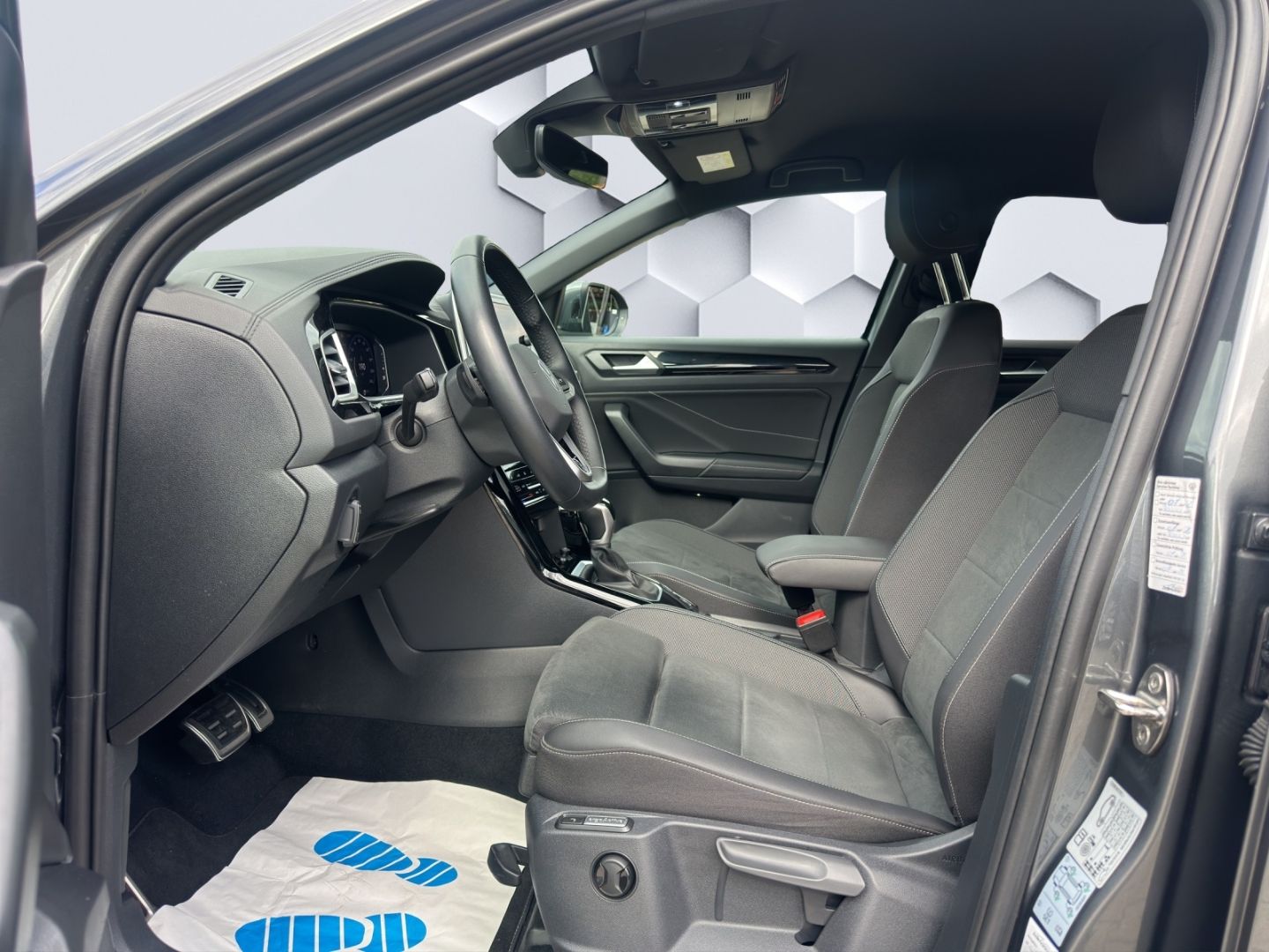 T-Roc 1.5 TSI R-Line OPF DSG 110kW AHZV LED Sitz