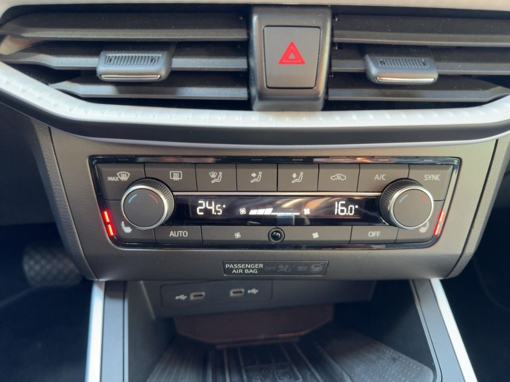 Fahrzeugabbildung SEAT Arona FR, Allwetter, RFK