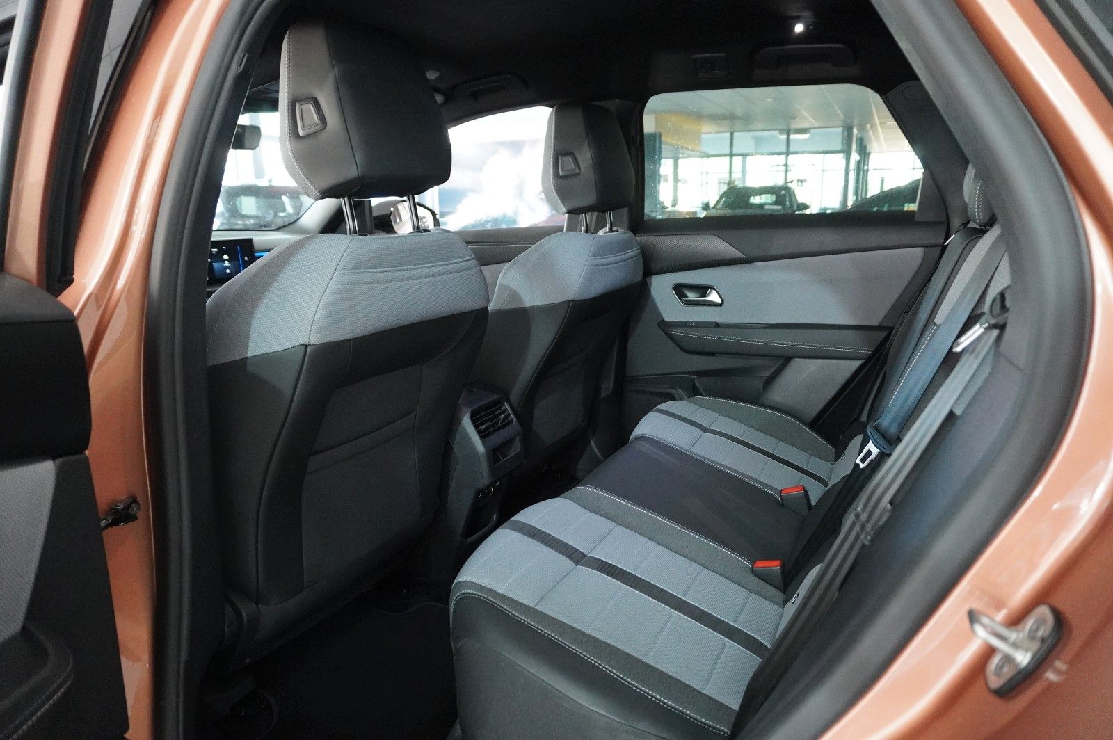 Fahrzeugabbildung Opel Grandland ELECTRIC GS SPORT 73KWH NAVI/360° /HUD