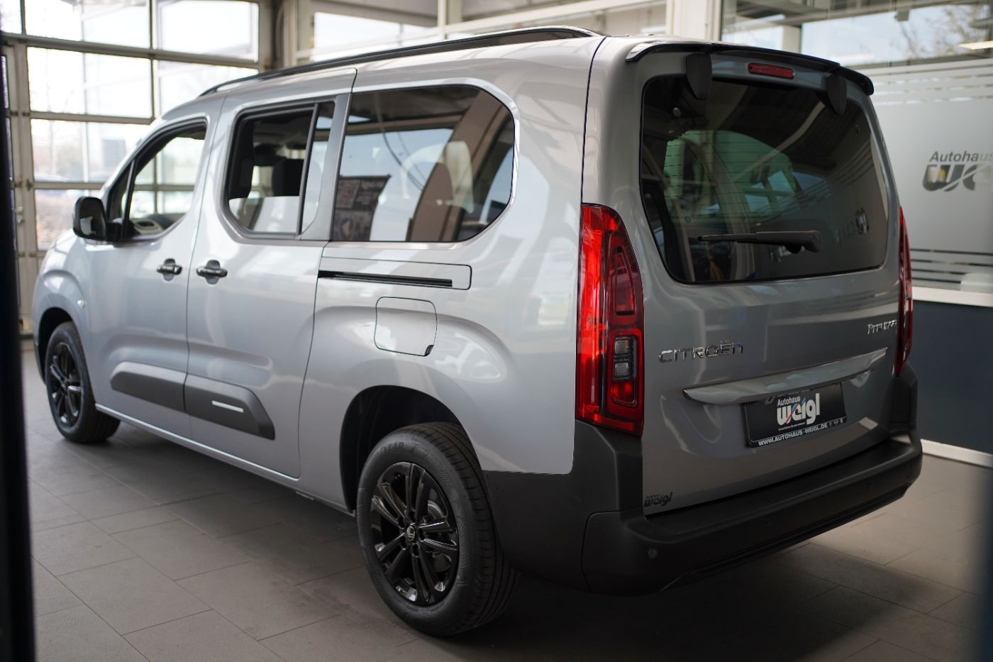 Fahrzeugabbildung Citroën Berlingo XL BlueHDi 130 Max Winter Paket Navi DA