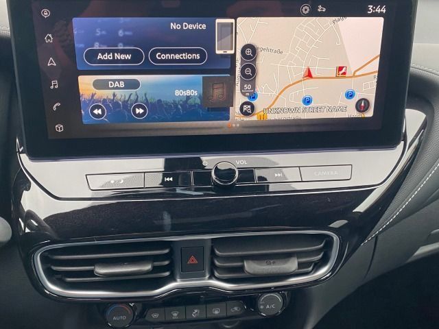 Fahrzeugabbildung Nissan JUKE 1.6 HYBRID 143 PS AT Tekna *BOSE*360'Kamera