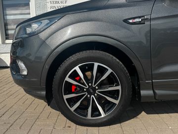 Ford Kuga - 10