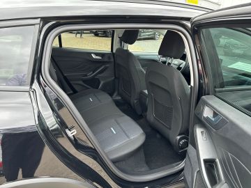 Bild 10 Ford Focus Turnier Active Navi Soundsystem B & O LED