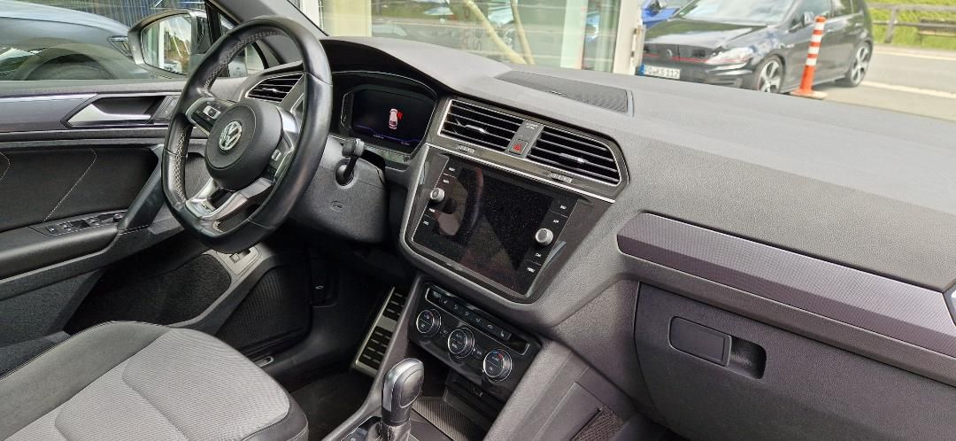 Volkswagen Tiguan Highline R-Line BlackStyle DSG 4M PGD Nav foto 5