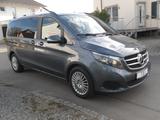 Mercedes-Benz 220