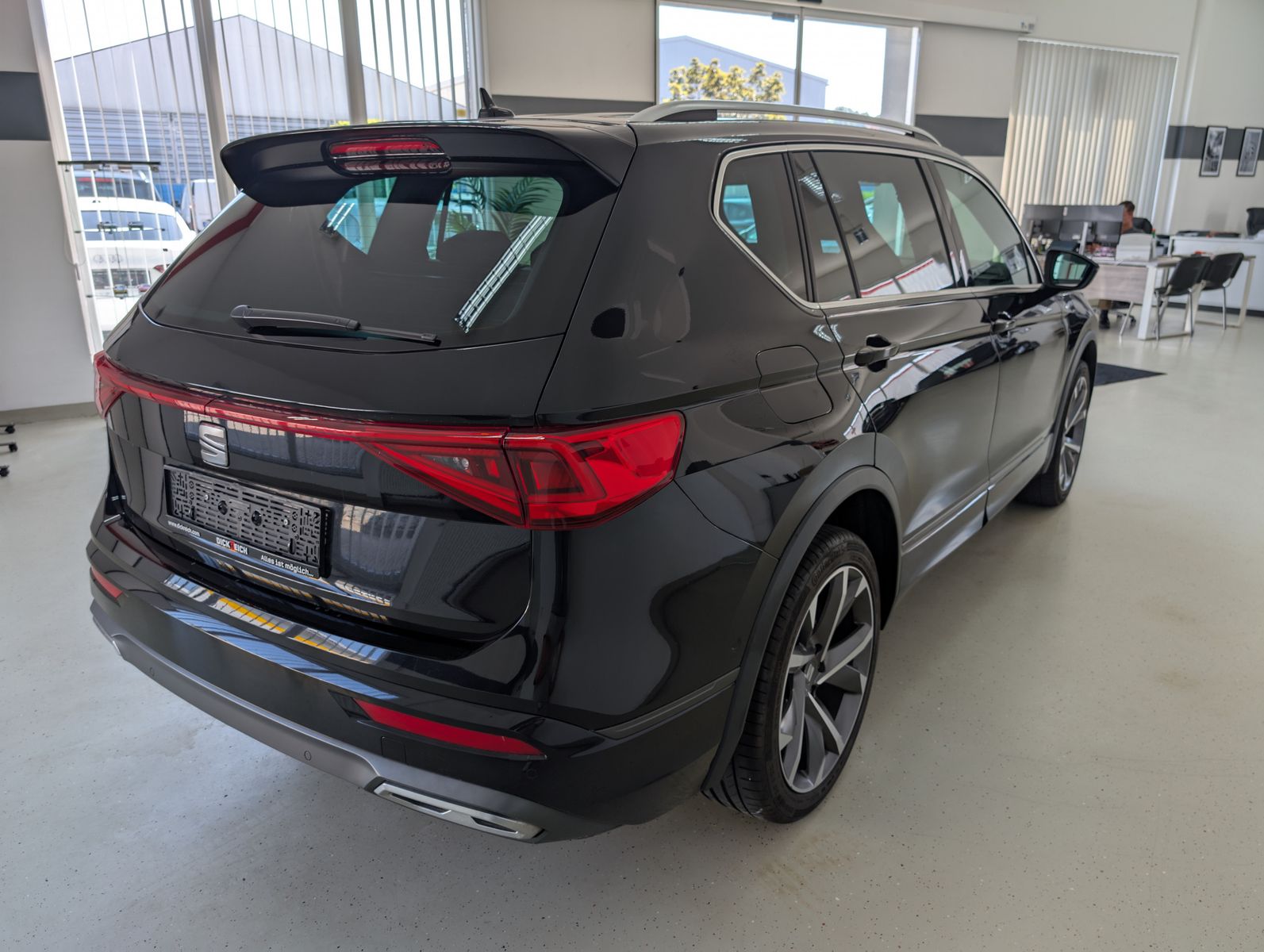 Fahrzeugabbildung SEAT Tarraco 2.0 FR ACC LED PANO AHK 360°KAMERA BEATS