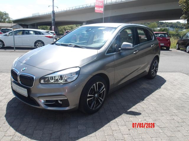 BMW 220 i Tourer Automatik Luxury Leder Navi LED